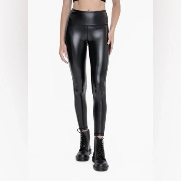 Mono B Pants - Mono B NWT! Glossy Liquid Highwaist Leggings In Black Size XL
Super Stretch